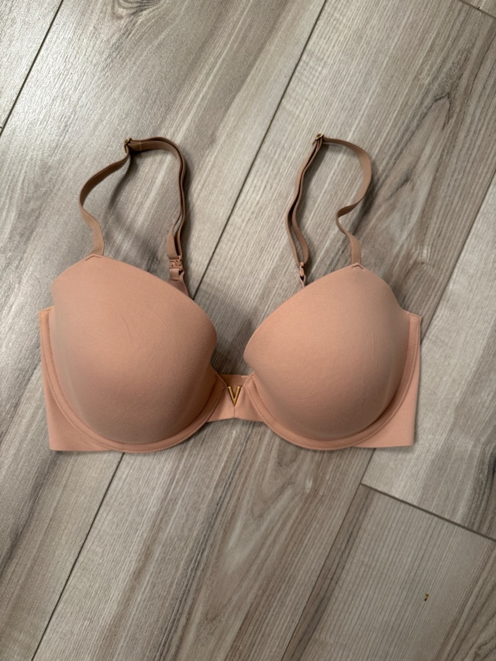 Victoria's Secret Nude Plunge Bra with V Accent - 34 DD (34E)